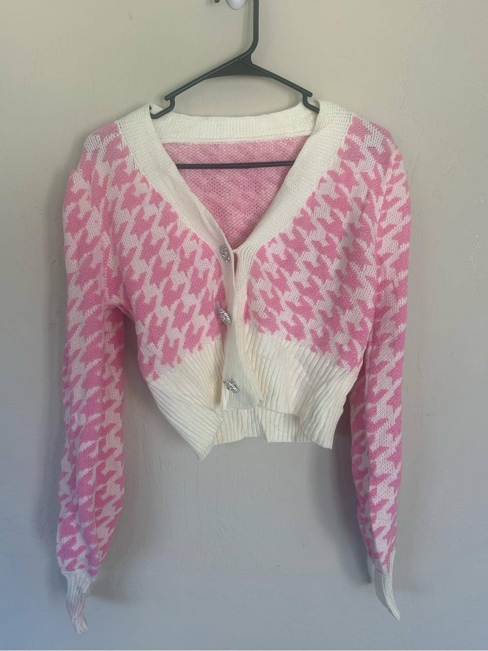 Women’s Pink Checkered Cardigan Size Small  (1676)
